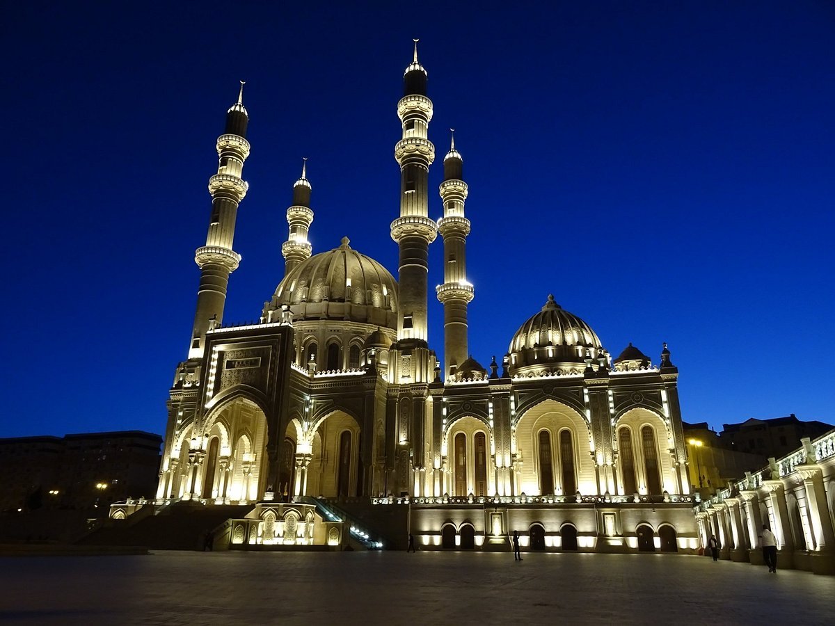 The Splendor of Azerbaijani Mosques: A Tourist Guide